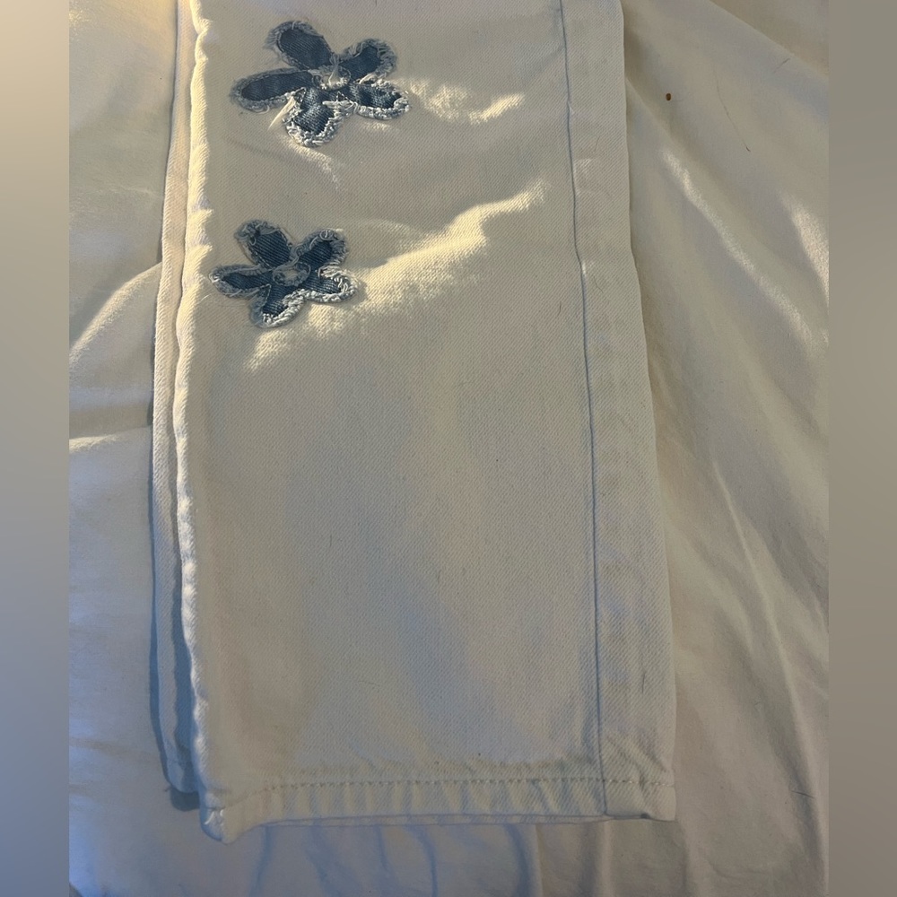 Pacsun flower jeans🐳 - Picture 5 of 8